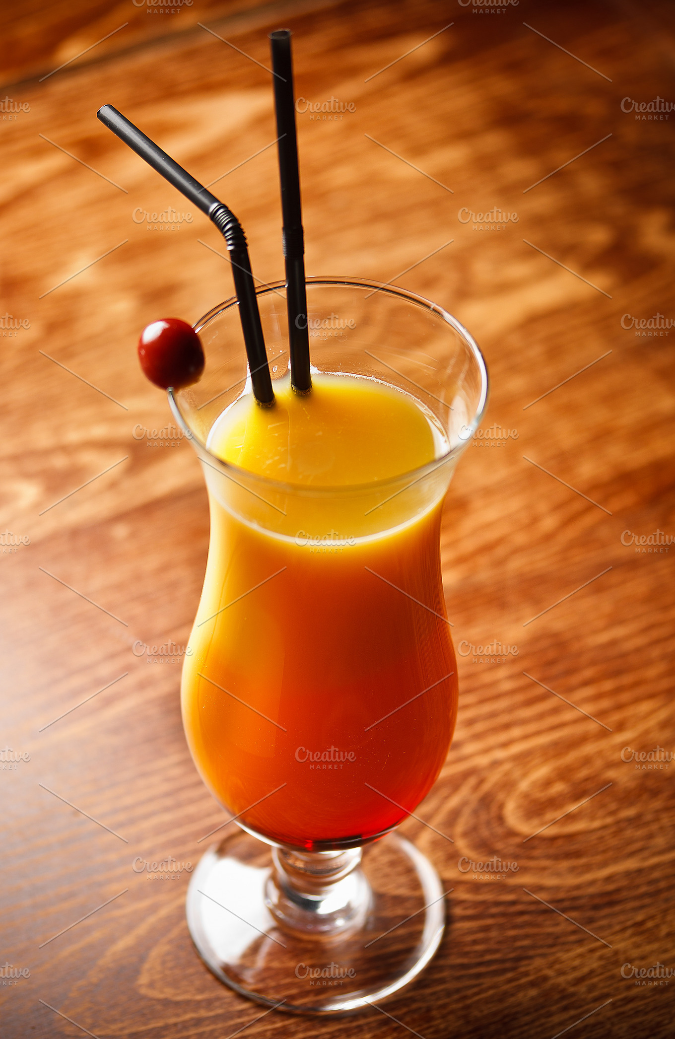 Cocktail with orange juice containing alcohol, bar, and beverage Food