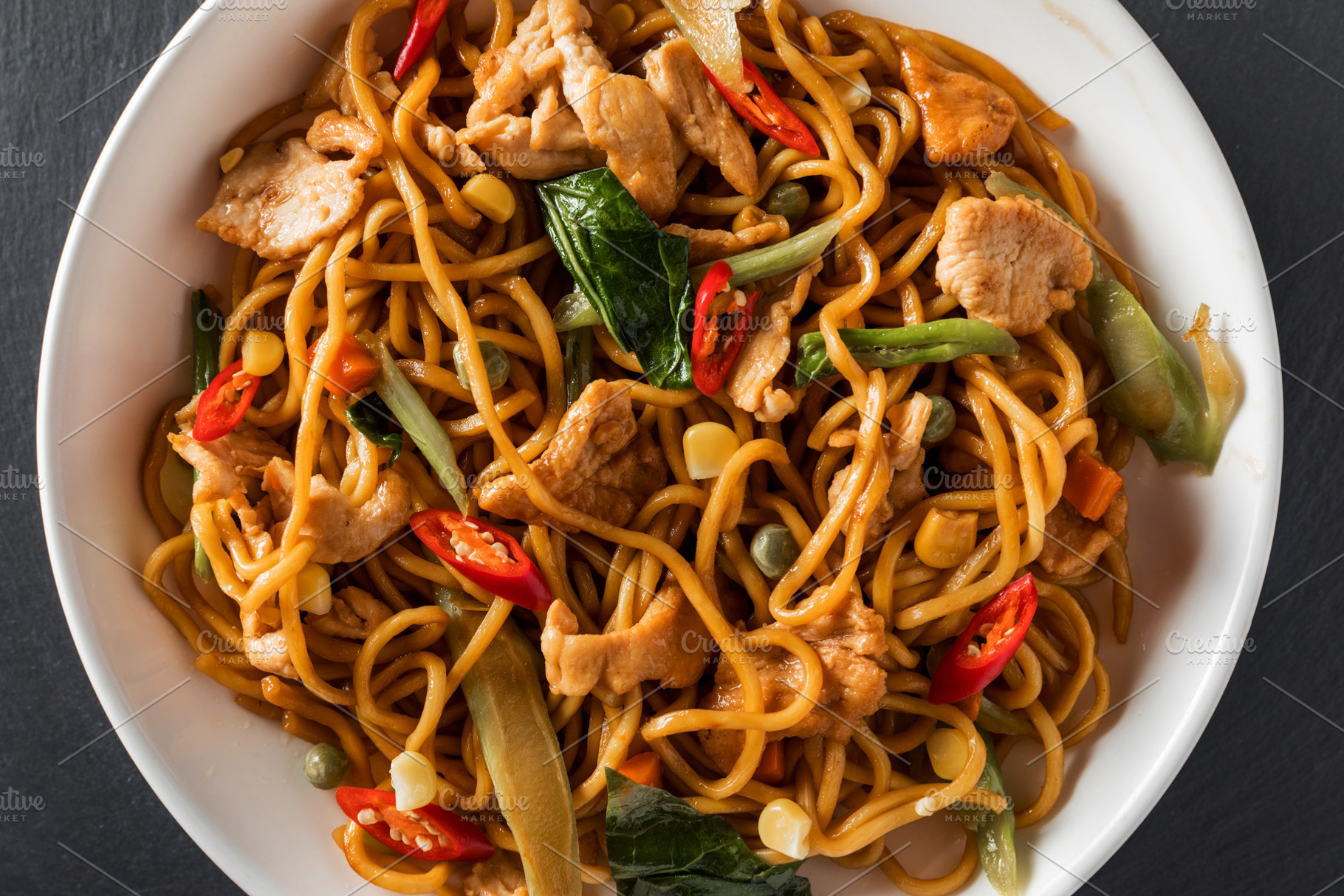 wok stirfry egg noodles with fried HighQuality Food Images