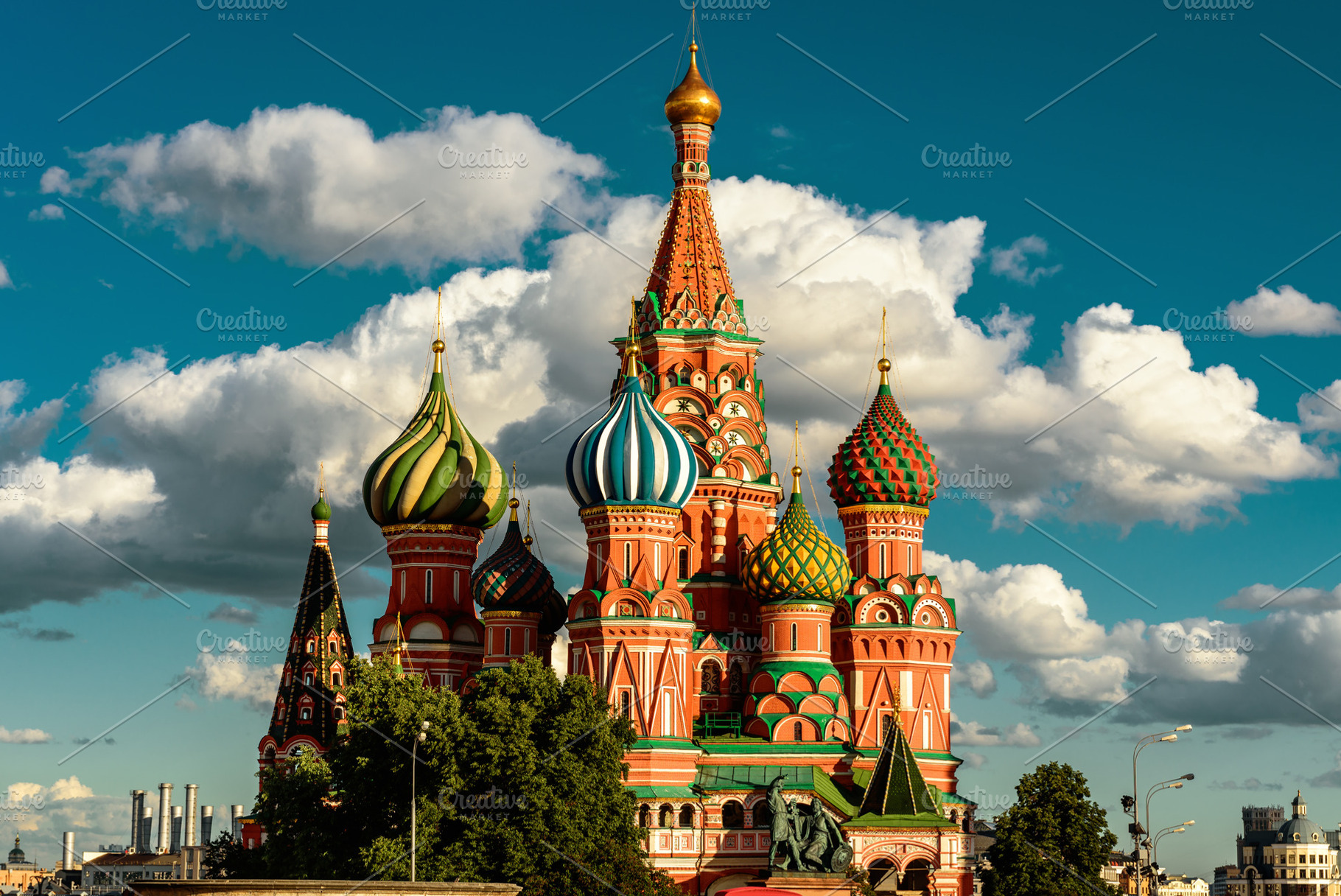 High moscow. Собор Василия Блаженного на красной площади закат. St Basil's Cathedral Sunset.